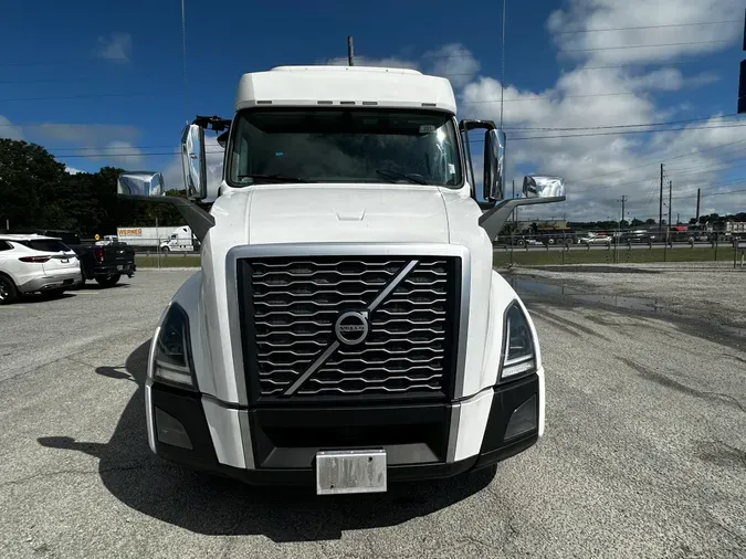 2019 Volvo VNL64T740