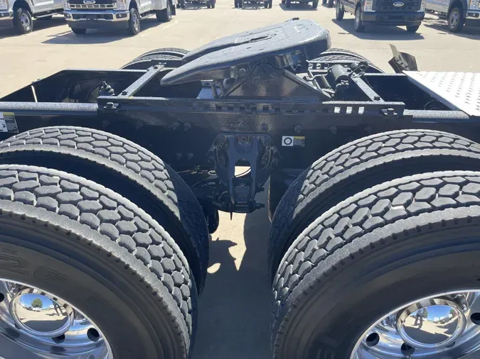 2024 Peterbilt 389