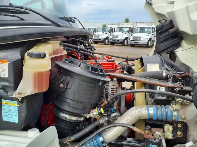 2019 FREIGHTLINER M2 106