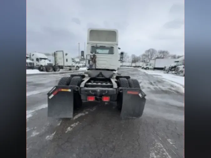 2019 NAVISTAR INTERNATIONAL RH613 DAYCAB S/A