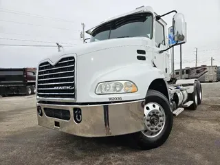 2016 MACK CXU613