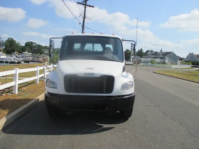 2014 FREIGHTLINER M2