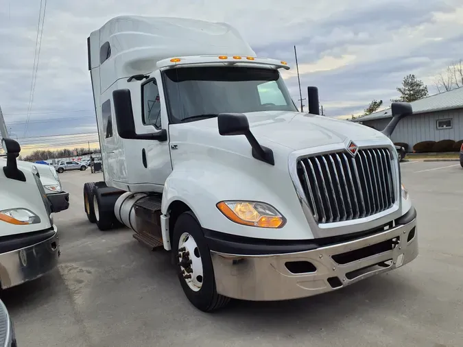 2019 NAVISTAR INTERNATIONAL LT625 SLPR CAB