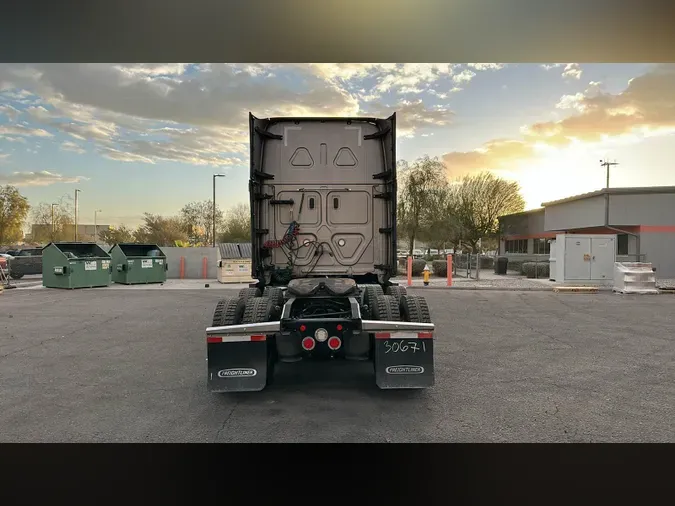 2023 Freightliner Cascadia