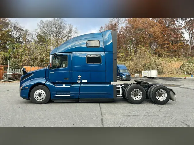 2022 Volvo VNL860