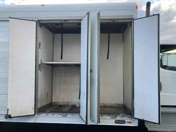 2014 FREIGHTLINER/MERCEDES M2 106