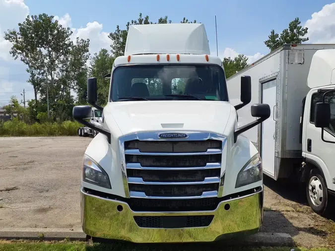 2019 FREIGHTLINER NEW CASCADIA PX12664
