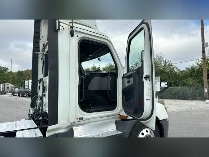 2020 Freightliner Cascadia 12689d1e0f9a6f0fa8ffe9037541011b186