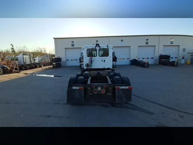2019 Freightliner Cascadia 126