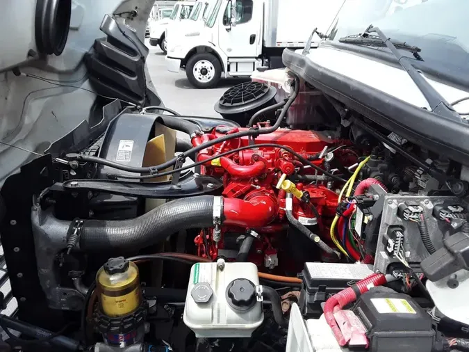 2018 FREIGHTLINER M2 106