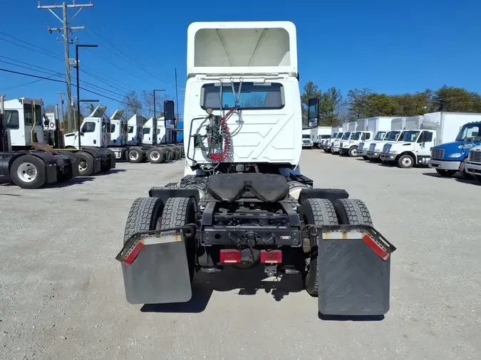 2019 NAVISTAR INTERNATIONAL RH613 DAYCAB S/A