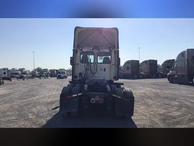 2020 Freightliner Cascadia 126