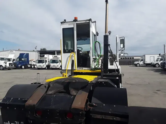 2019 AUTOCAR YARD TRACTOR