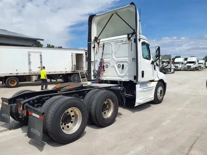 2019 FREIGHTLINER/MERCEDES NEW CASCADIA PX1266489dcba810afd8fb28a92a6d87c407fb7