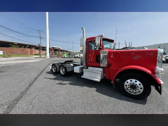 2020 Peterbilt 389