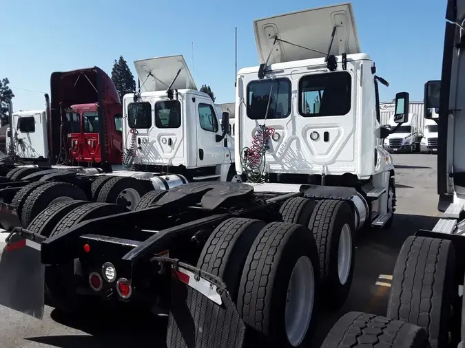 2018 FREIGHTLINER CASCADIA 125
