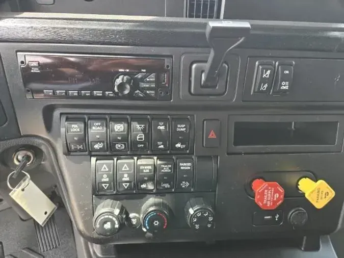 2020 International LT625
