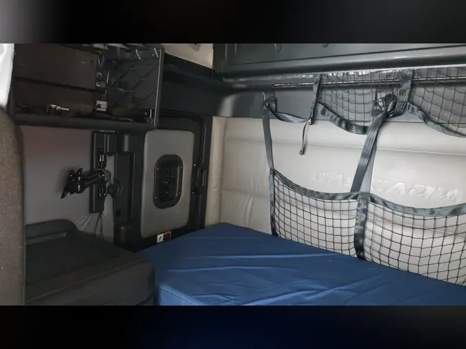 2022 Freightliner Cascadia 126