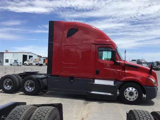 2020 FREIGHTLINER CASCADIA