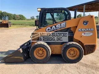 2016 CASE SR210