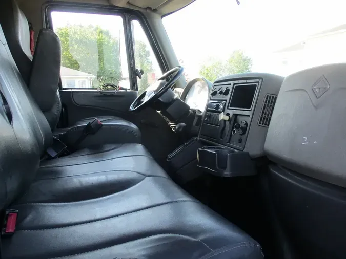 2014 INTERNATIONAL 4300
