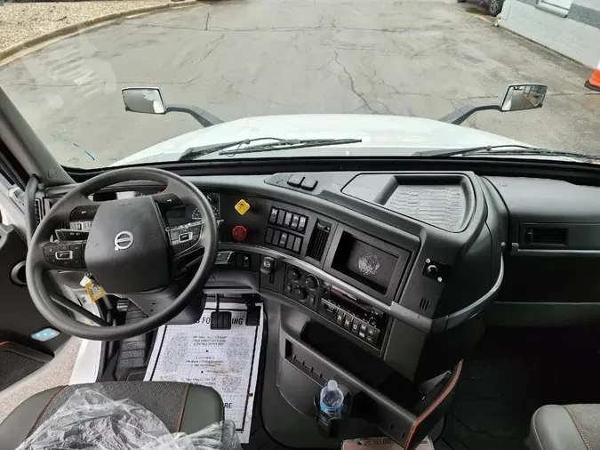 2024 VOLVO VNL64T76089e11a41a375ec681d745adb59073d71