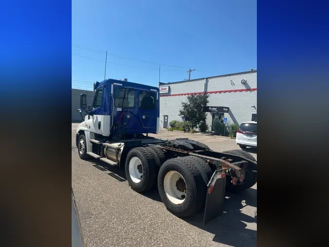 2019 FREIGHTLINER/MERCEDES CASCADIA 12589e2865ea308a8170ec50eeefd2659bd