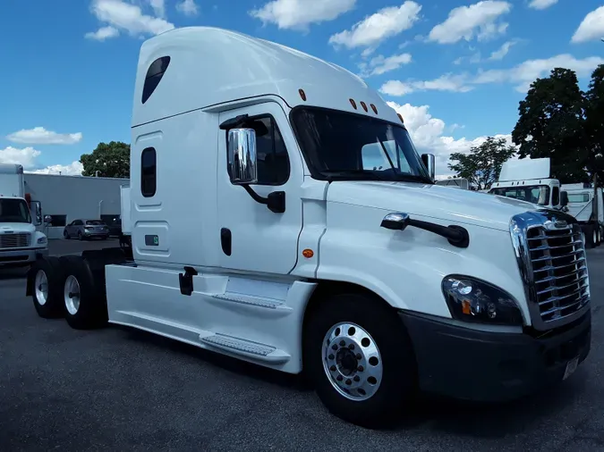 2018 FREIGHTLINER/MERCEDES CASCADIA 125