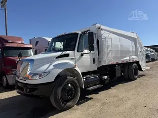 2011 INTERNATIONAL DURASTAR 4400