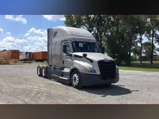 2021 Freightliner Cascadia 126