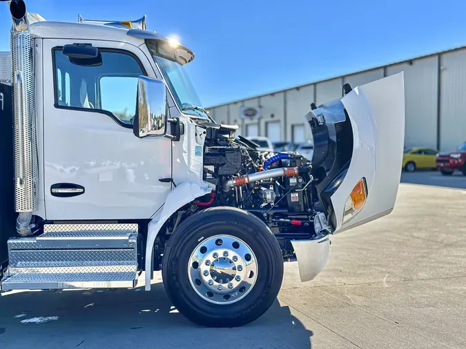 2025 KENWORTH T380