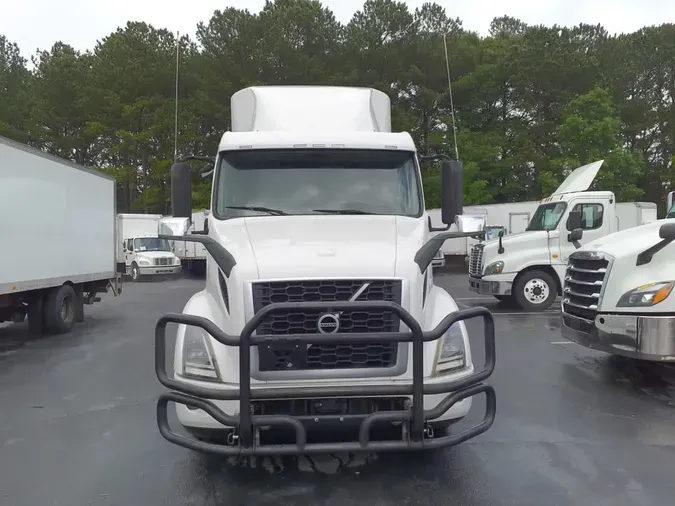 2020 VOLVO VNR64T-640