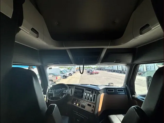 2023 Freightliner Cascadia 126