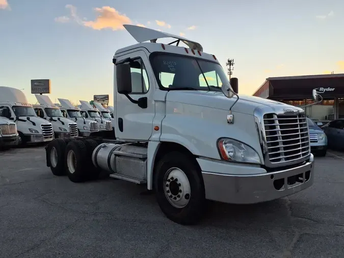 2019 FREIGHTLINER/MERCEDES CASCADIA 12589ef216f1f0b9288d680b75372c4f8da