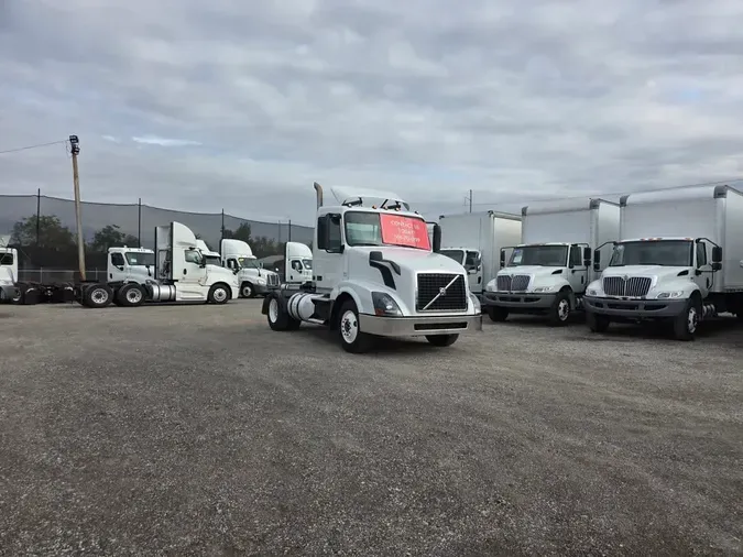 2016 VOLVO VNL42TRACTOR89ef328f7f5f438519e9d5b86881160f