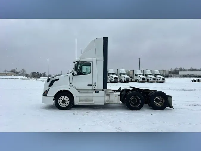 2018 Volvo VNL300