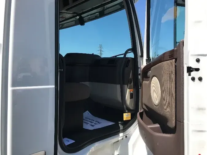 2018 Volvo VNL42300