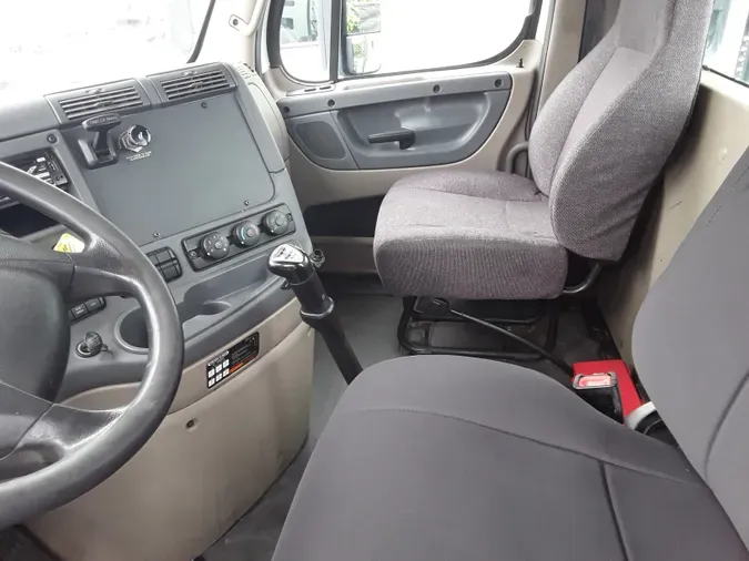 2018 FREIGHTLINER/MERCEDES CASCADIA 113