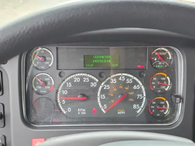 2018 FREIGHTLINER M2 106