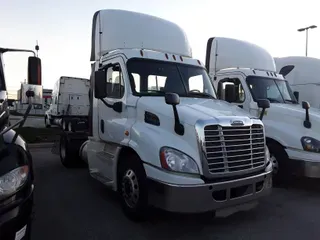 2016 Freightliner CASCADIA 113