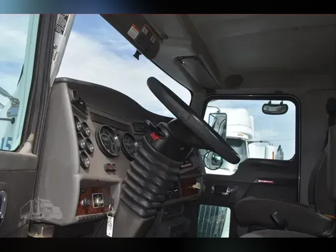 2010 KENWORTH T270