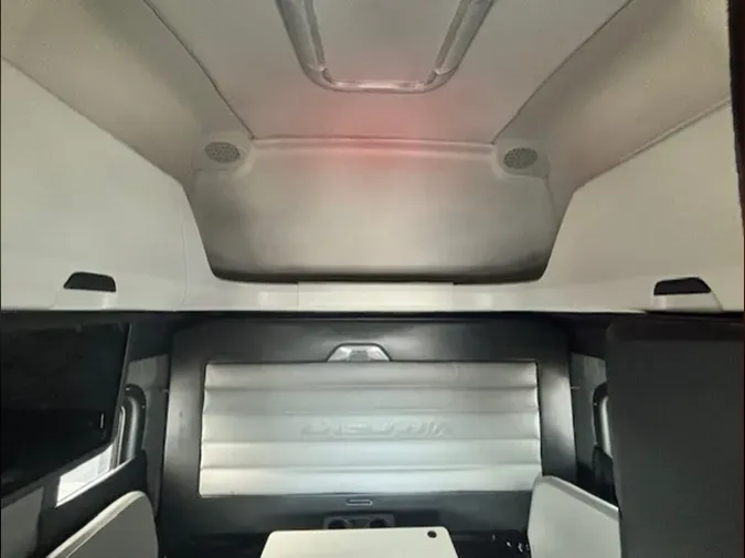 2021 Freightliner Cascadia 126