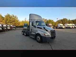 2020 Freightliner Cascadia 126