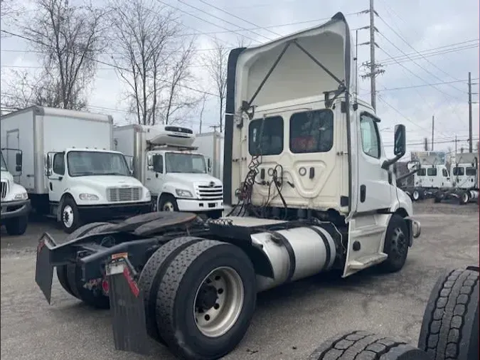 2019 FREIGHTLINER/MERCEDES NEW CASCADIA 116