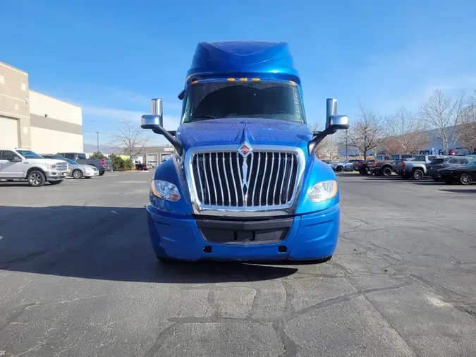 2022 International LT625