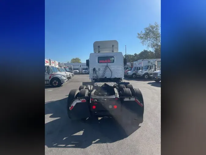2019 VOLVO VNL64T-300