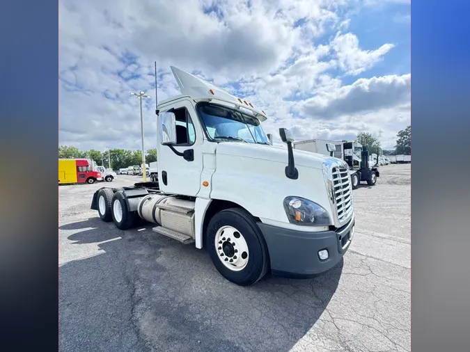 2019 FREIGHTLINER/MERCEDES CASCADIA 125