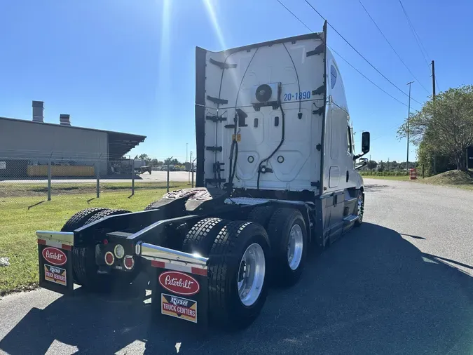 2020 Freightliner Cascadia