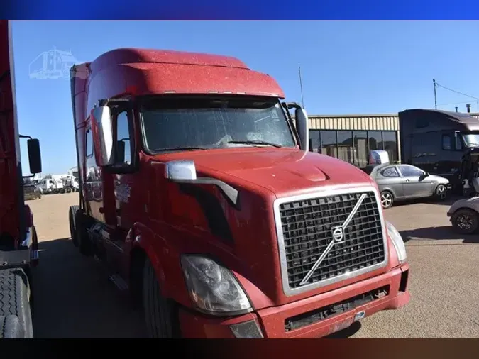 2015 VOLVO VNL64T730