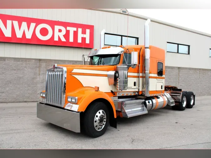 2020 Kenworth W900L